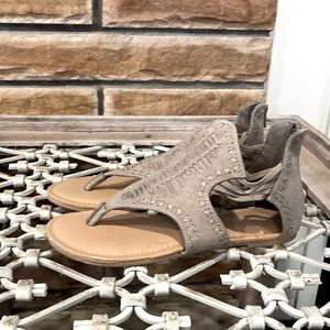 Altar’d state sandals 8.5